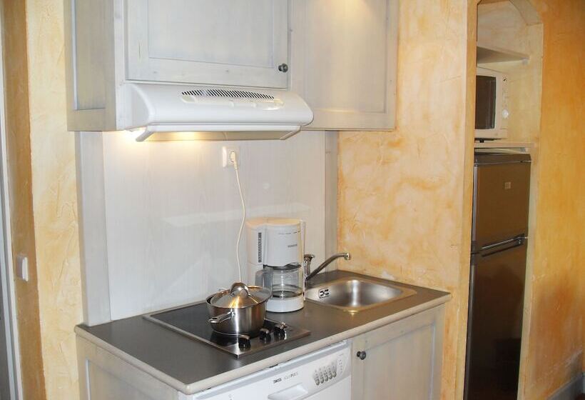 Студия Superior, Appart Hotel Victoria Garden La Ciotat