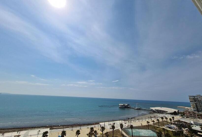 海景带阳台高级间, Arvi