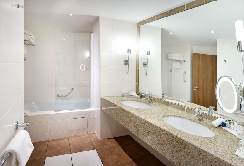 Полулюкс, Radisson Blu Hotel Marseille Vieux Port