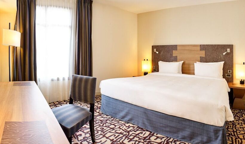 Полулюкс, Radisson Blu Hotel Marseille Vieux Port