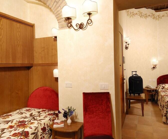 Standard Triple Room, Residenza San Calisto