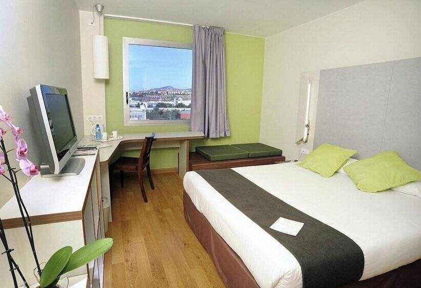 Номер Стандарт, Travelodge Barcelona Cornella Fira