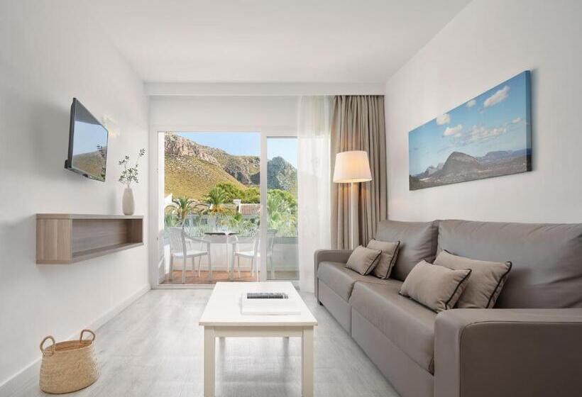 Люкс Вид на Бассейн, Puerto Azul Suite