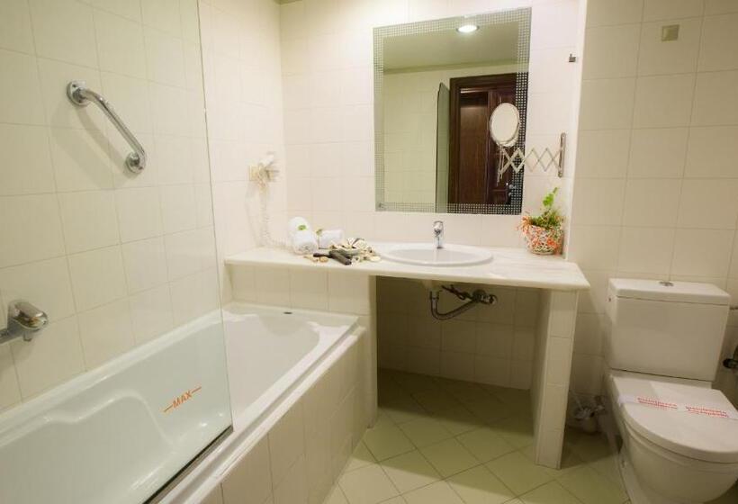 Трехместный Номер Стандарт Вид на Сад, Meteora Hotel At Kastraki