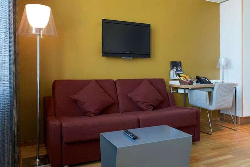 اتاق خانوادگی, Quality Hotel 33