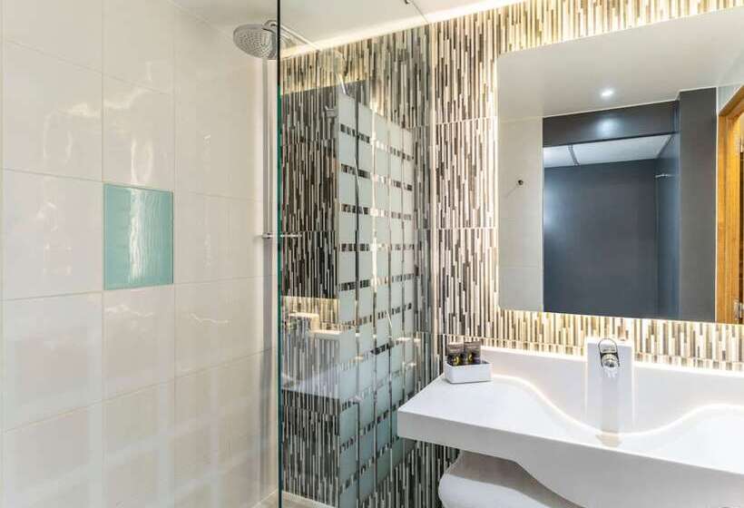 Номер Superior Адаптированный для Инвалидов, Novotel Edinburgh Park