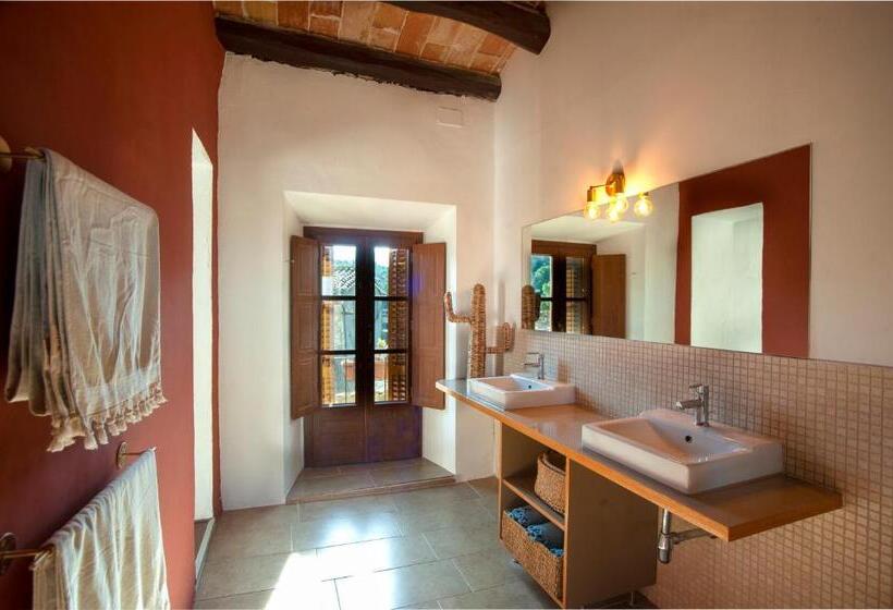 Четырехместный Номер Стандарт, Cal Mestre Casa Rural