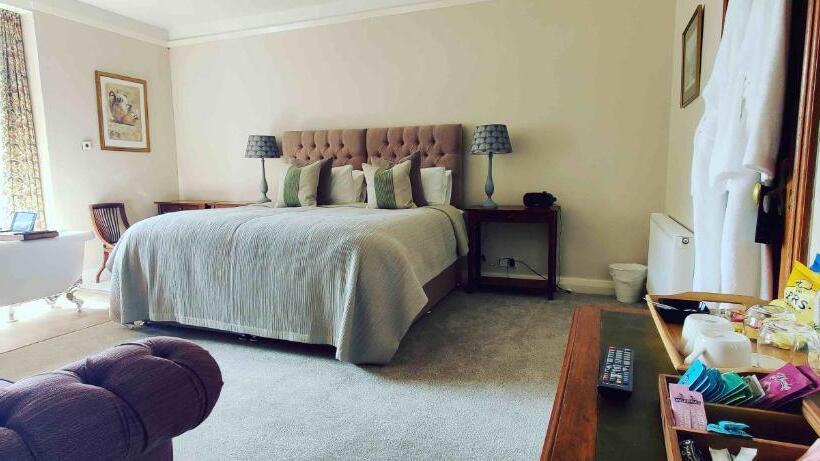 Quarto Deluxe, Luxury Bed And Breakfast At Bossington Hall In Exmoor, Somerset