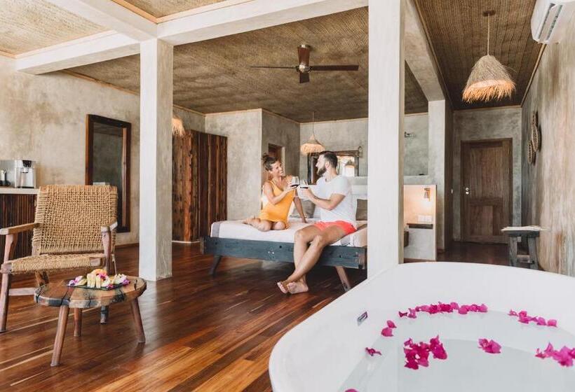 اتاق لوکس با بالکن و چشم‌انداز دریا, Passion Boutique Hotel Zanzibar   Adults Only