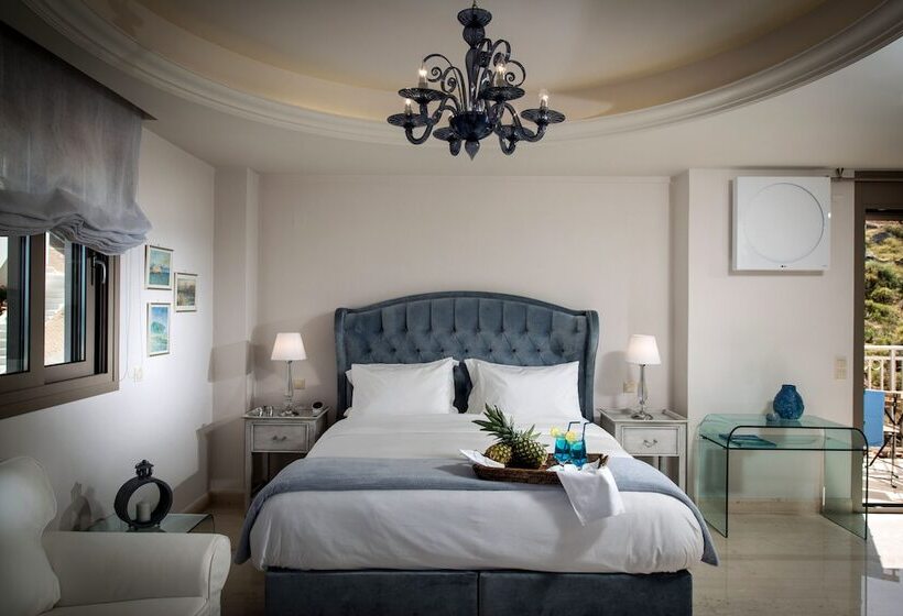 سوییت لوکس, Creta Blue Boutique