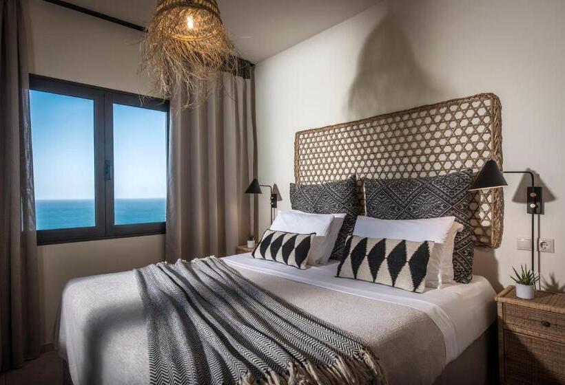 سوییت با چشم‌انداز دریا, Creta Blue Boutique