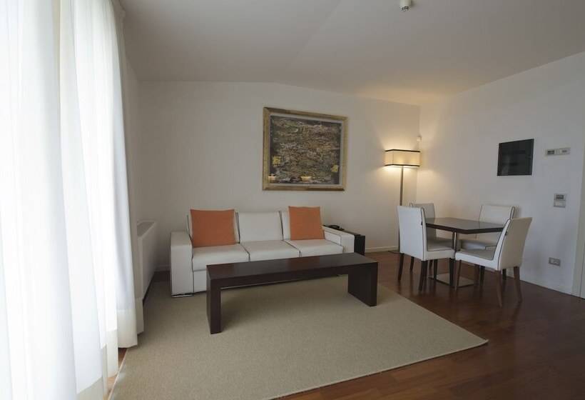 سوئیت با چشم‌انداز, Eden Rock Resort