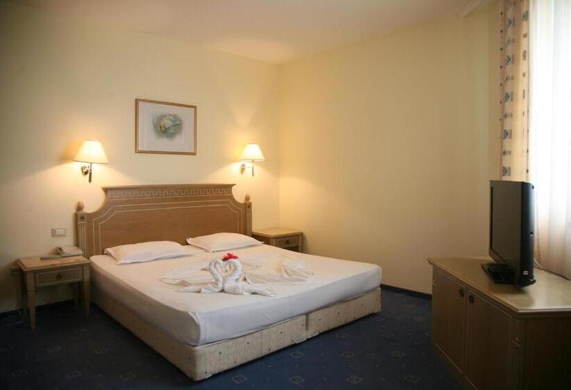 Люкс Вид на Бассейн, Duni Marina Royal Palace Hotel   Ultra All Inclusive
