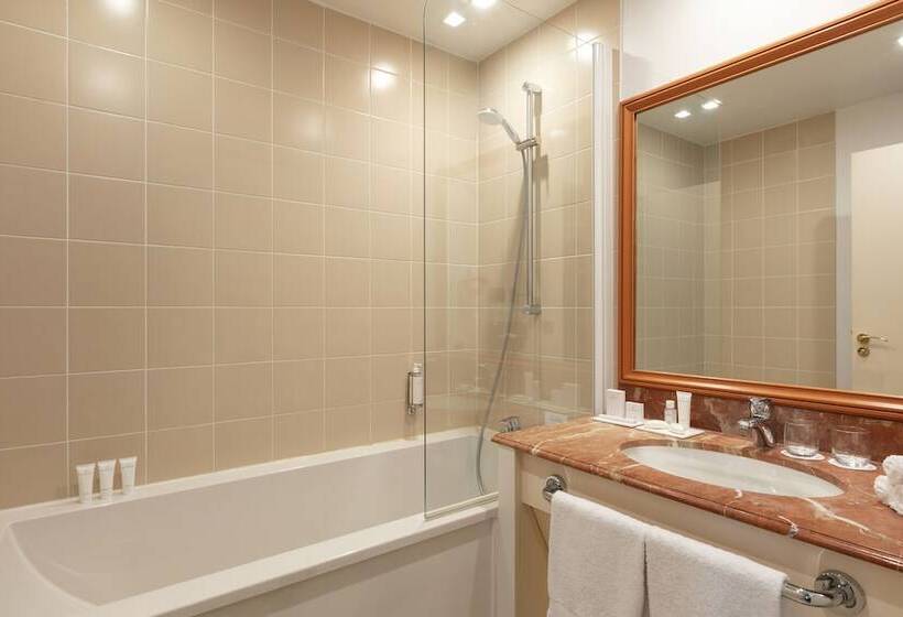 Номер Superior, Hôtel Barrière Le Grand Hôtel Enghien Les Bains