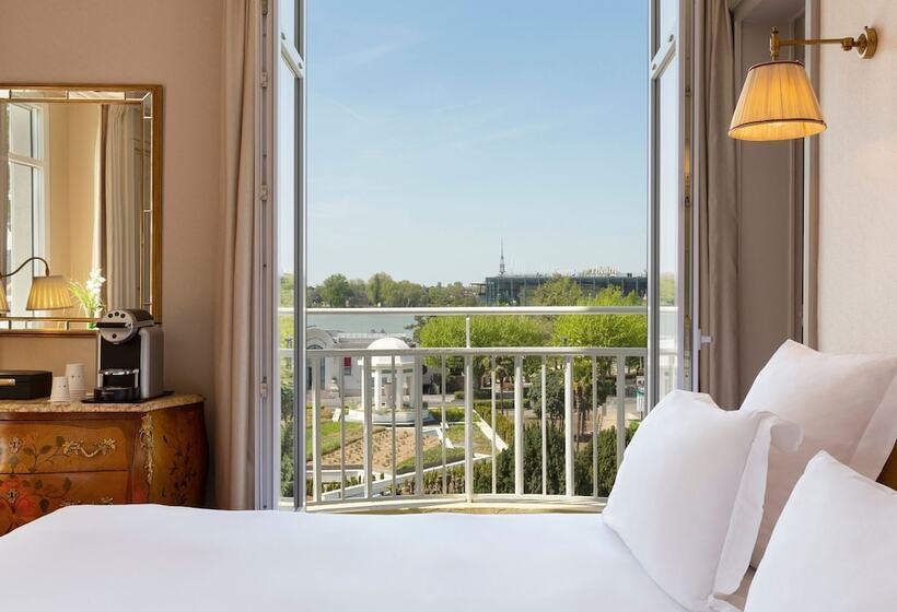Номер Deluxe Вид на Озеро, Hôtel Barrière Le Grand Hôtel Enghien Les Bains
