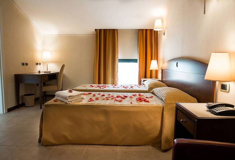 Номер Стандарт Трехместный, Grand Hotel Paestum