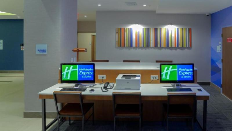 スイート, Holiday Inn Express & Suites Riverport Richmond, An Ihg