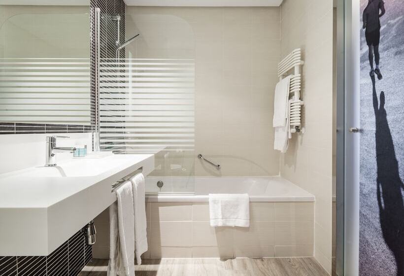 Quarto Triplo Estandar, Ilunion Atrium