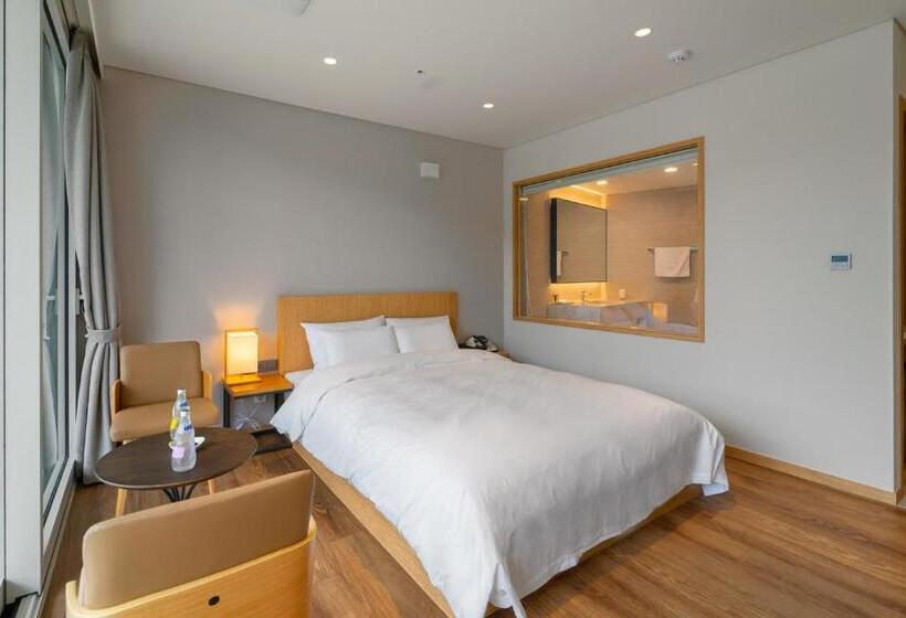 اتاق استاندارد با چشم‌انداز دریاچه, Gapyeong Hotel Suiteian