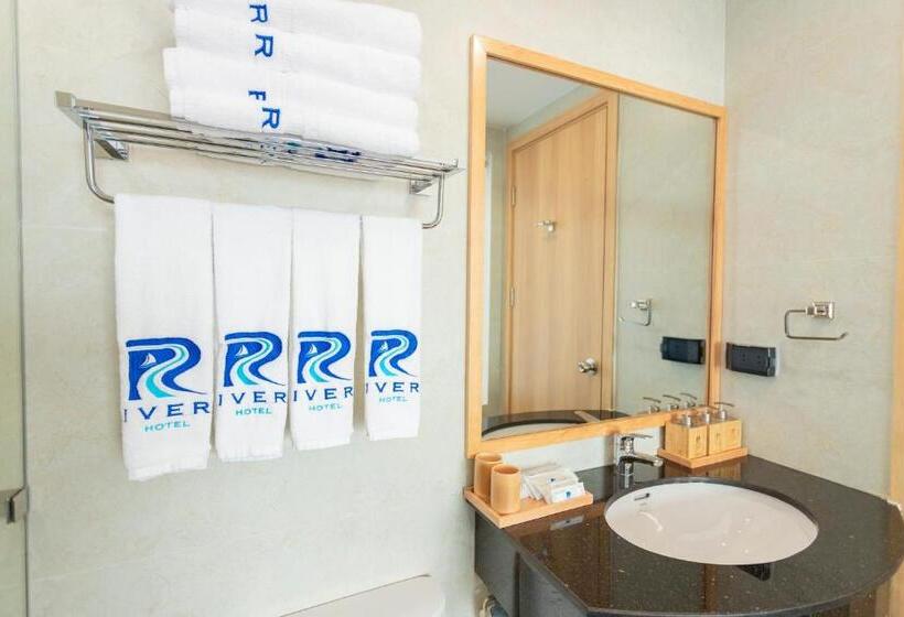اتاق استاندارد چهارنفره با بالکن, Rivera Tuy Hòa