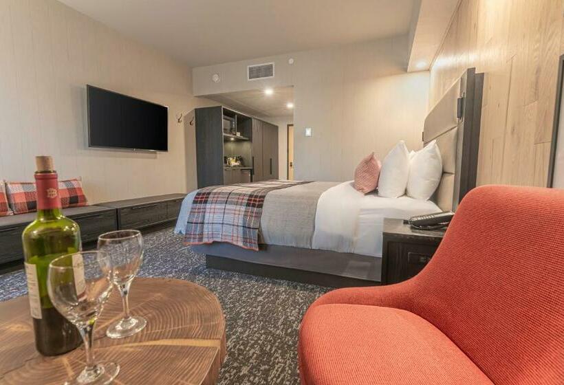 带大床的标准工作室, Peaks Hotel And Suites