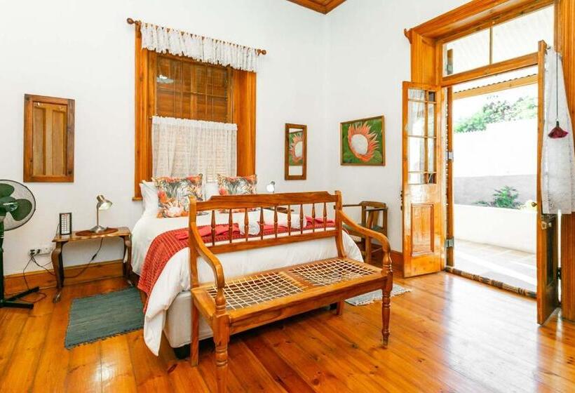 Номер Стандарт, Ravenscliff Manor