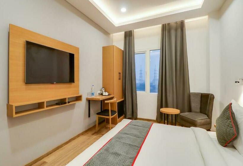 Трехместный Номер Deluxe, Super Townhouse Jashn