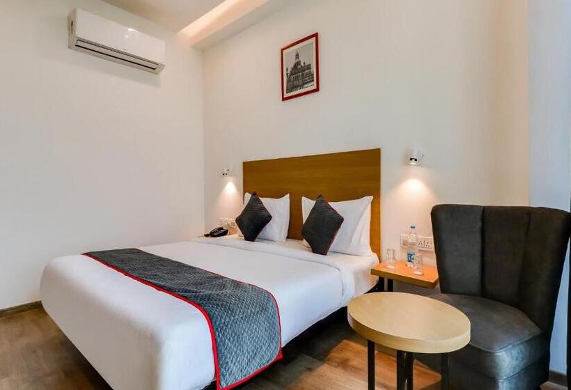 Трехместный Номер Стандарт Вид на Сад, Super Townhouse Jashn