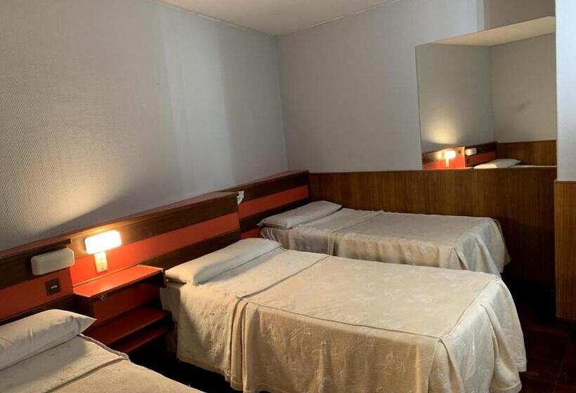 اتاق استاندارد چهار تخته, Palace Hotel Mendoza