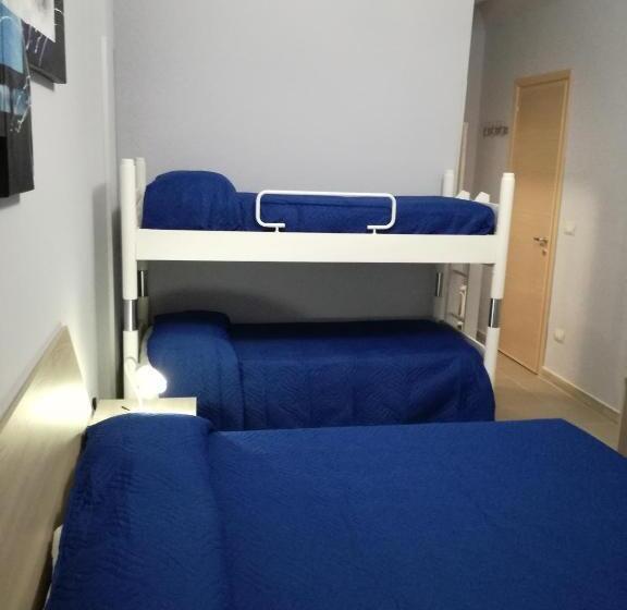 اتاق استاندارد چهارنفره با بالکن, Albergo Primavera