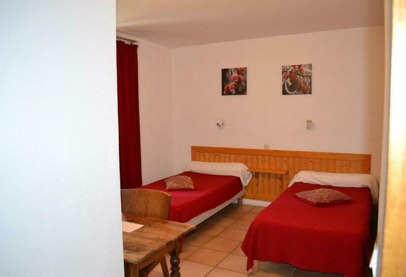 Номер Стандарт, Auberge Les Sibourgs