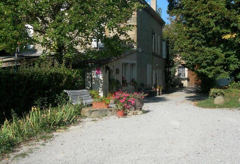 Четырехместный Номер Стандарт, Auberge Les Sibourgs