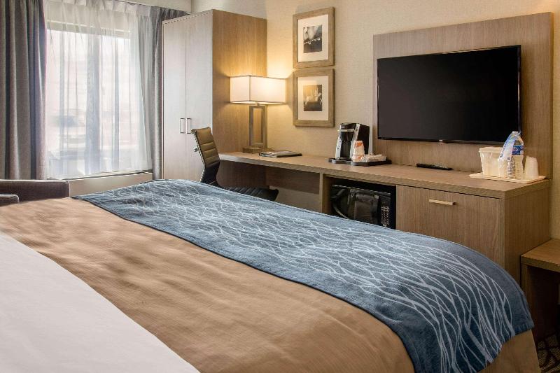 Стандартный Номер Кровать Кинг, Comfort Inn Airport Dorval