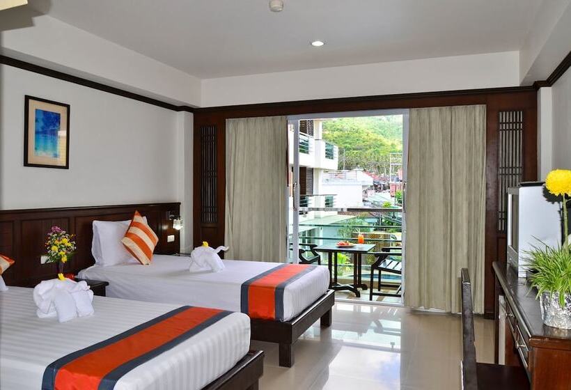 수피리어 룸, First Residence