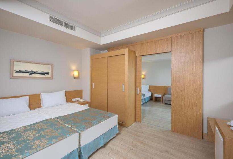 Cameră Familiară, L'Oceanica Beach Resort