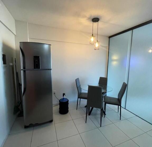 استودیو استاندارد با چشم‌انداز استخر, Flats Particular Terrazzo