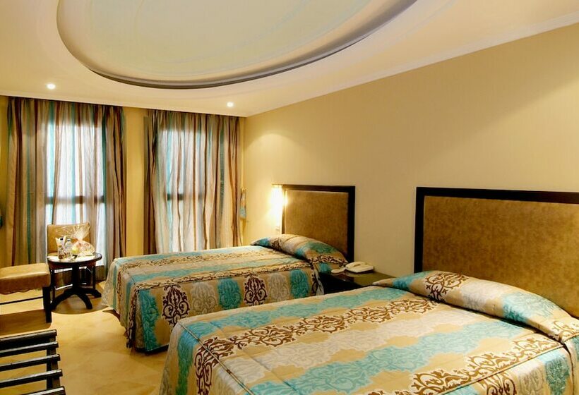 اتاق استاندارد سه نفره, Tghat