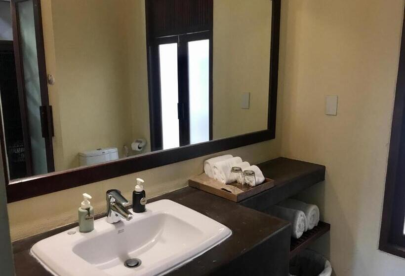 Люкс с Балконом, Ao Nang Colors Hotel   Aonang Beach