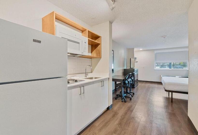 キングサイドベッドのスタンダードワンルーム, Extended Stay America Premier Suites  Miami  Downtown Brickell  Cruise Port