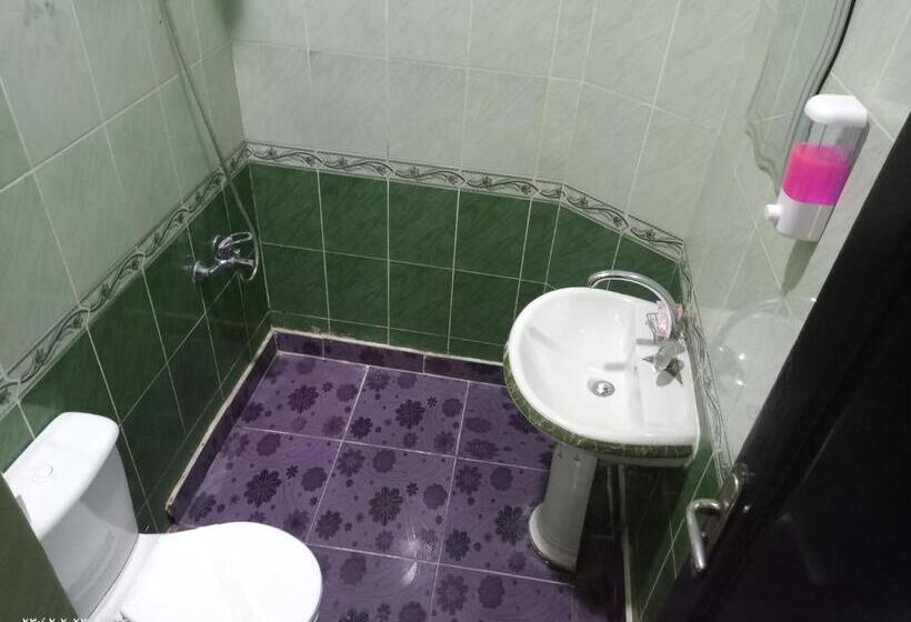 اتاق استاندارد, One Season Hostel