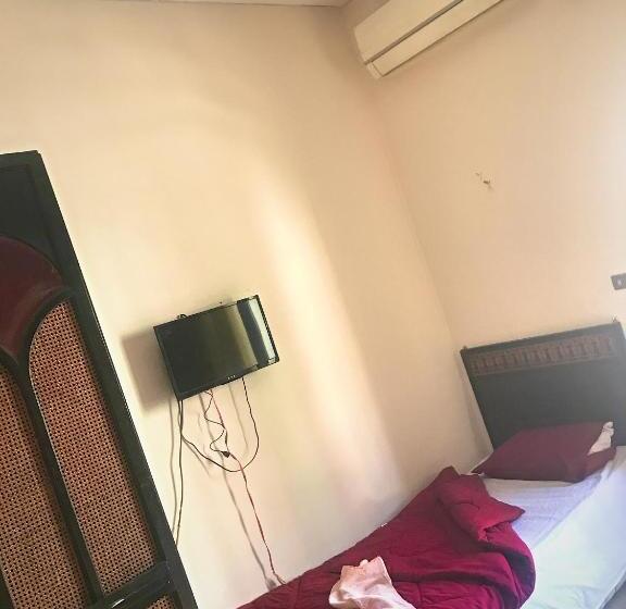 اتاق استاندارد سه نفره, One Season Hostel
