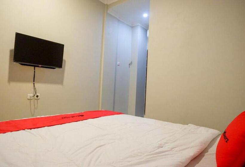Номер Economy, Reddoorz Plus Near Jogja City Mall 5