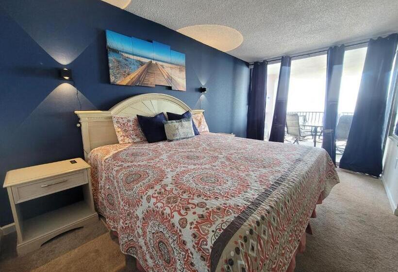 דירת שלושה חדרים, Ocean Front, Private Balconies