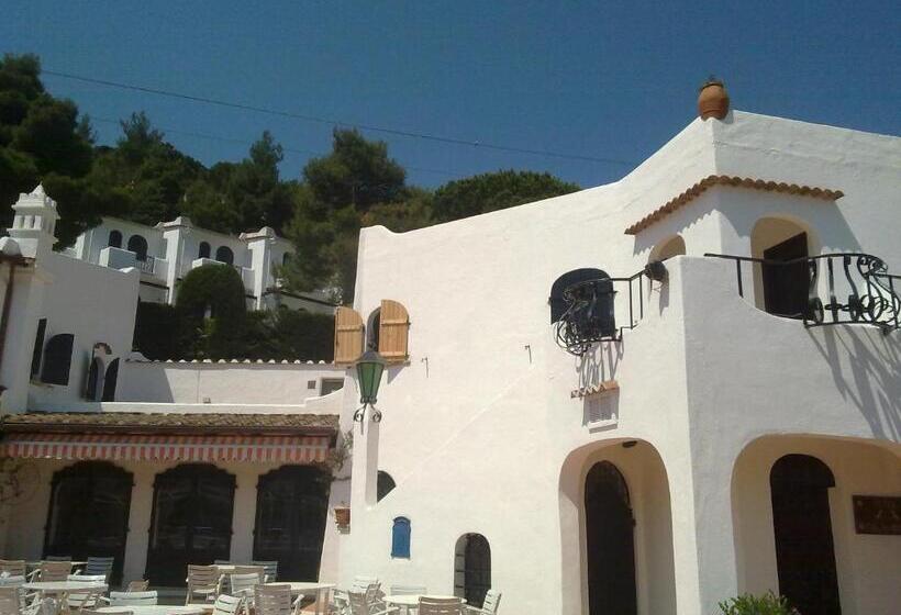 اتاق سوپریور با چشم‌انداز دریا, Cala Di Mola