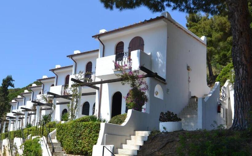 اتاق سوپریور چهار تخته, Cala Di Mola