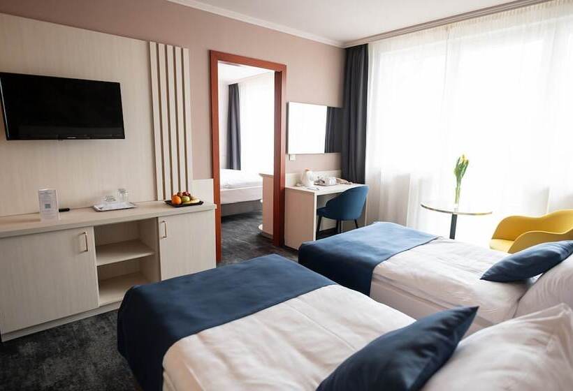 家庭间, Airport Hotel Budapest