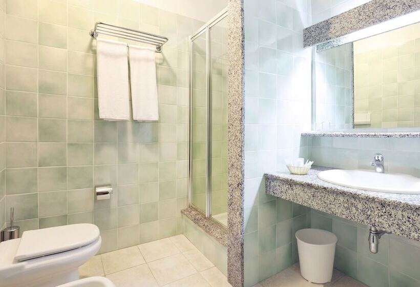 Номер Стандарт Трехместный, Club Hotel Torre Moresca