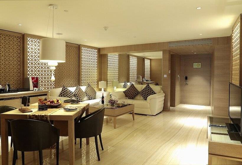 سوئیت با تخت بزرگ, Sahara Star