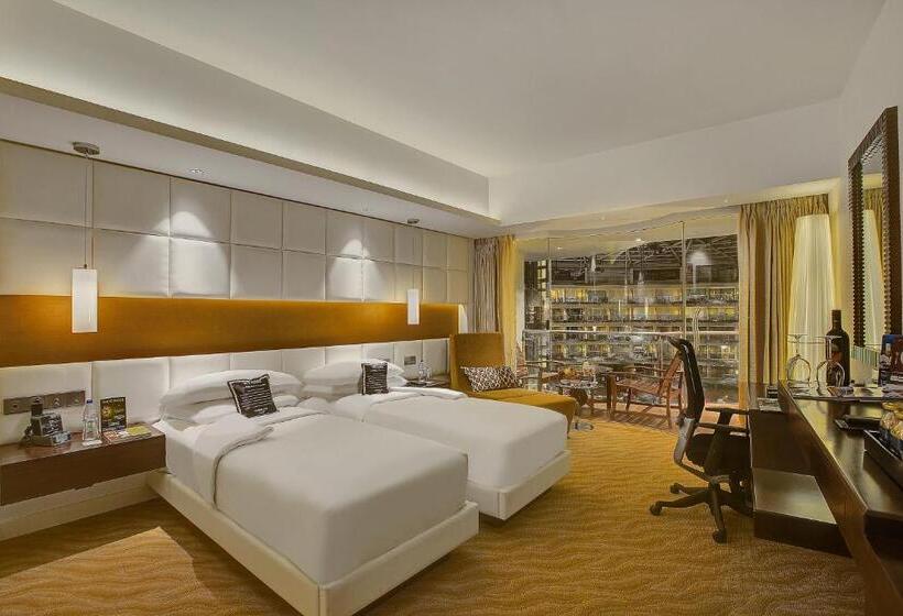 اتاق استاندارد با تخت بزرگ, Sahara Star