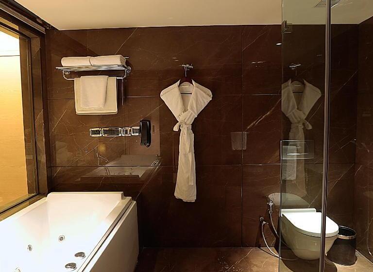 キングサイズベッドのスイートルーム, Sahara Star